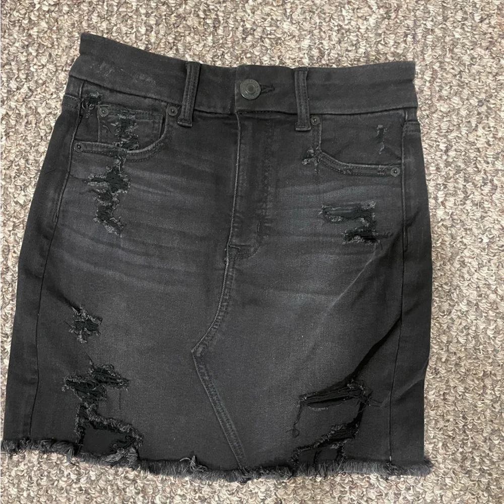 NWT American Eagle Outfitters Distressed Black Jean Mini Skirt - Picture 1 of 7